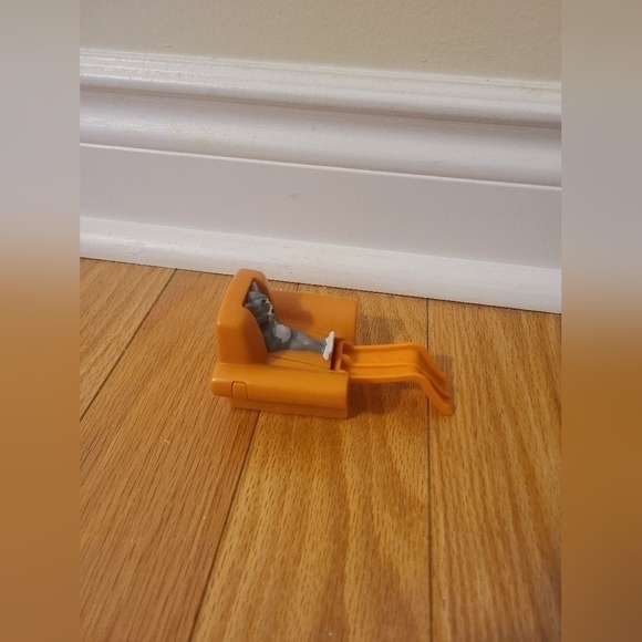 2 for $15 2021 Warner Bros Mcdonalds Happy Meal Tom And Jerry Couch Pop Up Toy - Picture 3 of 5